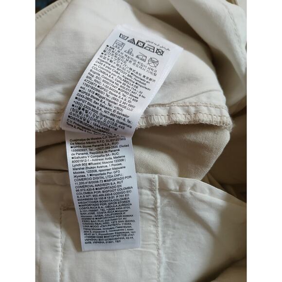 GAP 9" Inseam Stretch Highrise Bermuda Short Khaki NWT Size 8 - Picture 12 of 13